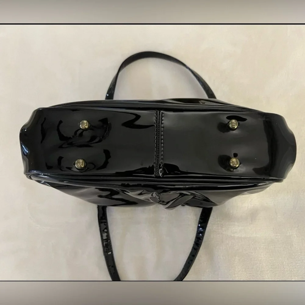 🩷 Patent Leather Top Handle Vintage Bag / Black Gold Hardware 💚